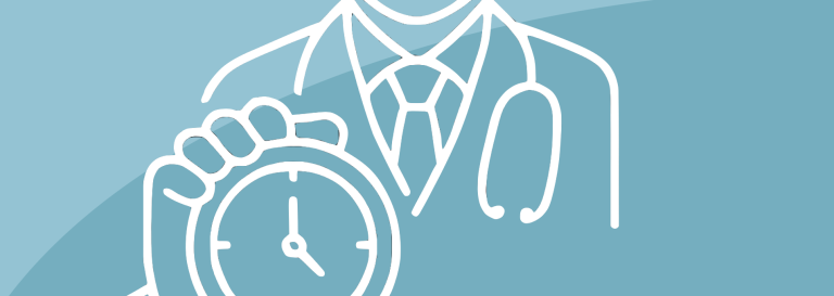 Wartezeiten Ein Arzt hält eine Uhr in der Hand, symbolisiert Zeitmanagement im Gesundheitswesen.